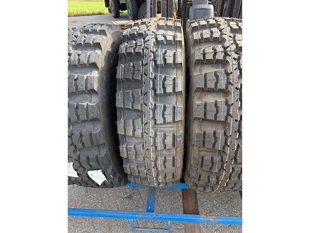 Continental - vrachtwagenband - afbeelding 3 van  6