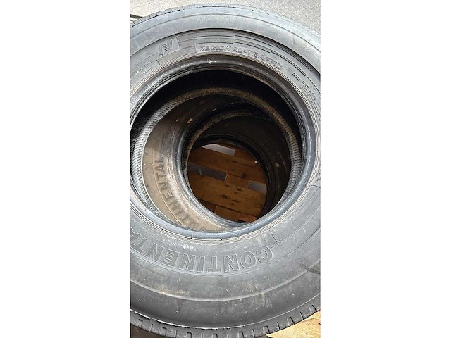 Continental - vrachtwagenband - afbeelding 3 van  3