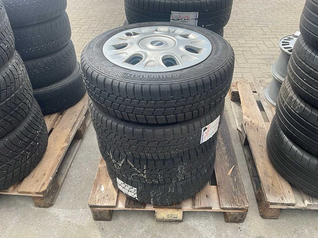 Continental autoband met mini velg 175/65 r15 (4x) - afbeelding 1 van  7