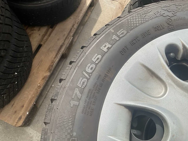 Continental autoband met mini velg 175/65 r15 (4x) - afbeelding 6 van  7