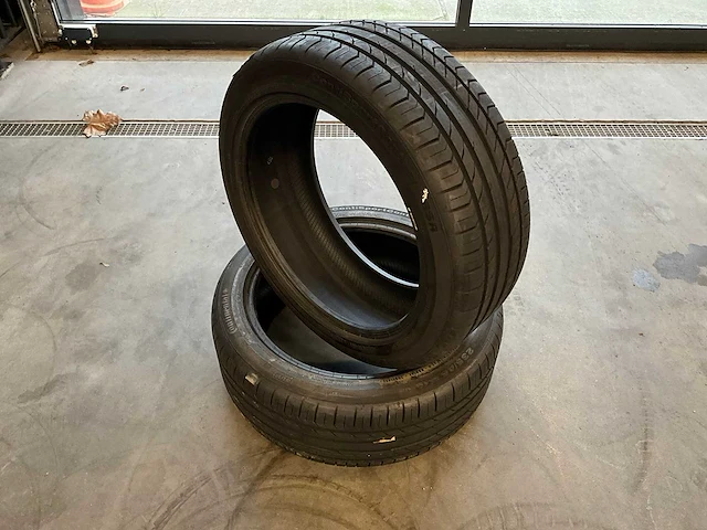 Continental "contisportcontact 5" 235/45 r19 (2x) - afbeelding 1 van  8