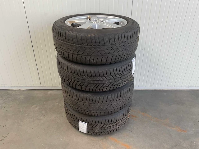 Continental/ pirelli wintercontact/ sottozero3 winterbanden 5x 150 - afbeelding 1 van  3