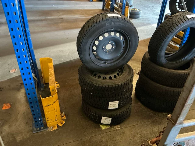 Continental winterband op velg 175/65r14 (4x) - afbeelding 1 van  5