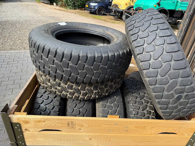 Contintal - autoband 225/75 16 - afbeelding 4 van  5