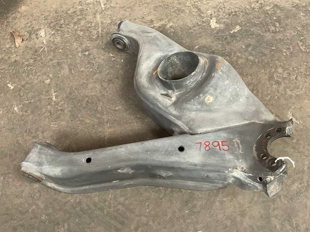 Control arm - afbeelding 1 van  3