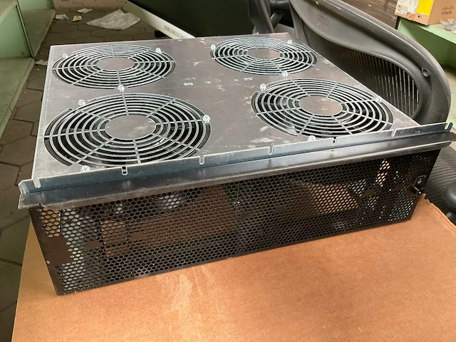 Cooling fan tray - afbeelding 1 van  5