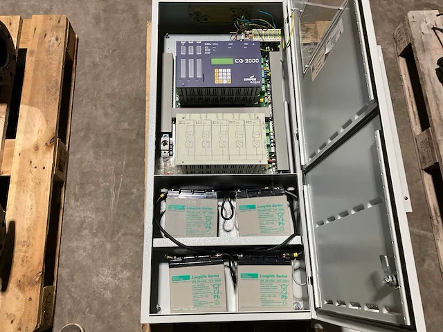 Cooper ceag cg 100 plus noodverlichtingscentrale - afbeelding 3 van  7