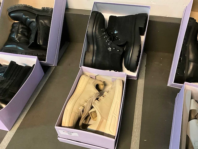 Copenhagen studios damesschoenen (maat 41) (2x) - afbeelding 1 van  8