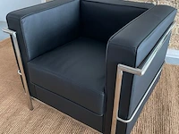 Corbusier lc2 fauteuil in echt zwart leder, zwart / chroom, bouwjaar 2022 - afbeelding 1 van  6