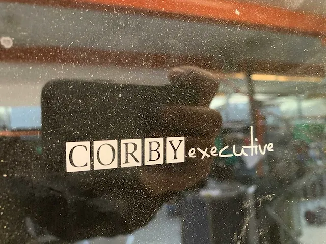 Corby - executive - broekenpers - afbeelding 2 van  3