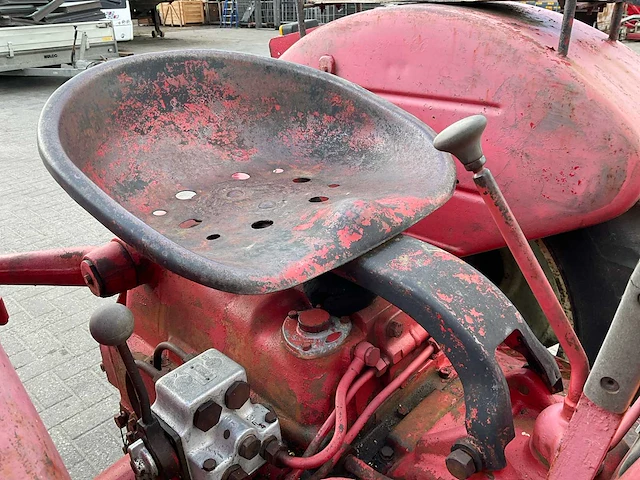 Cormick international farmall d-324 minitractor - afbeelding 11 van  18