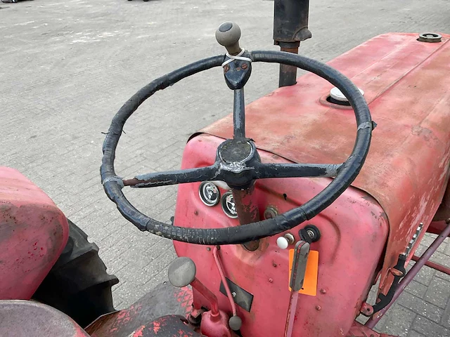 Cormick international farmall d-324 minitractor - afbeelding 13 van  18