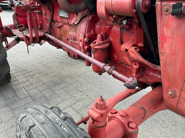 Cormick international farmall d-324 minitractor - afbeelding 16 van  18