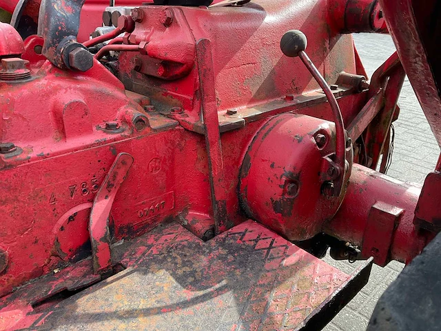 Cormick international farmall d-324 minitractor - afbeelding 18 van  18