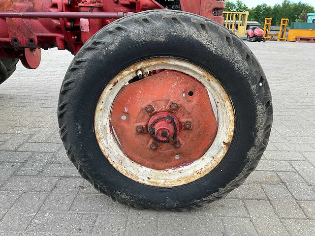 Cormick international farmall d-324 minitractor - afbeelding 8 van  18