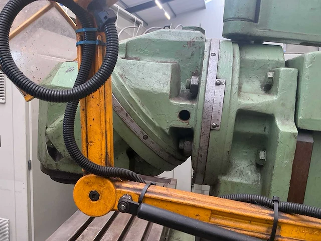 Correa f3-ue freesmachine - afbeelding 15 van  16