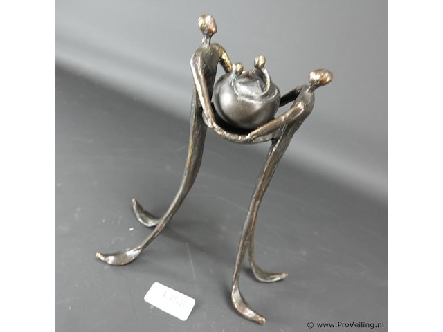 Corry ammerlaan bronzen beeld - afbeelding 2 van  5