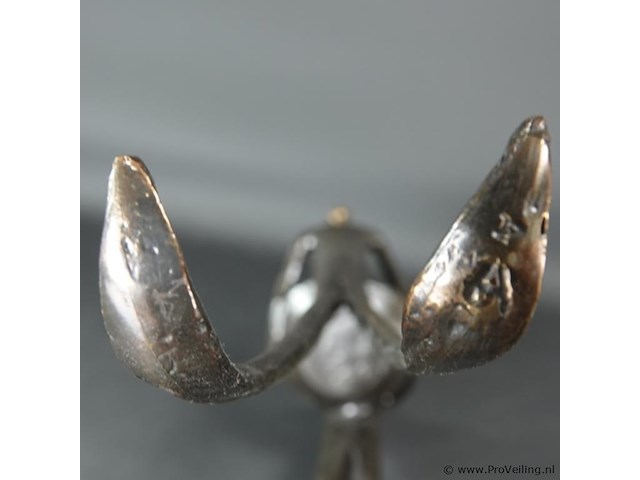 Corry ammerlaan bronzen beeld - afbeelding 4 van  5