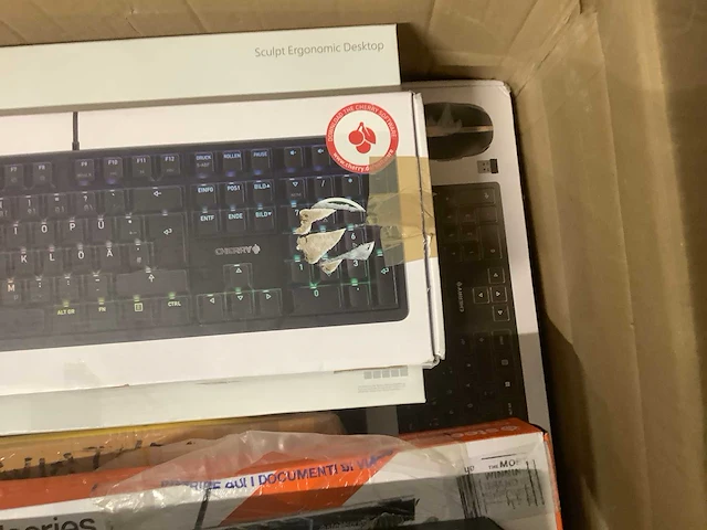 Corsair / logitech / razer - computer & gaming accessoires - 18 items - afbeelding 4 van  5