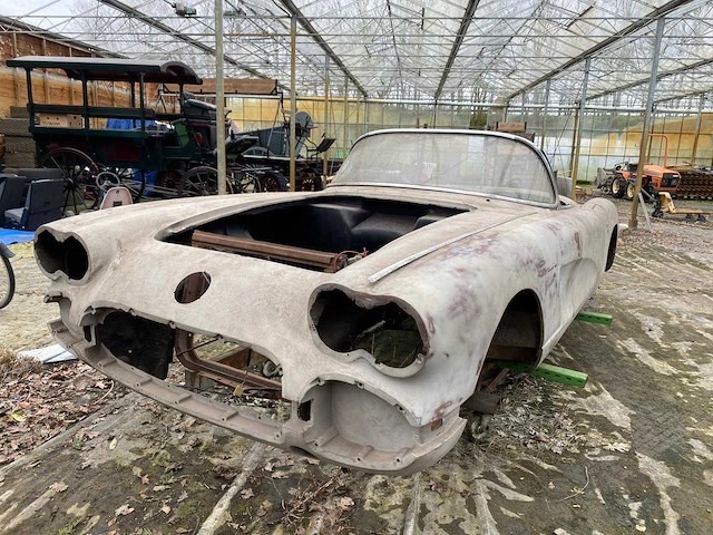 Corvette - c1 - c1 cabriolet convertible - oldtimer - 1960 - afbeelding 1 van  34