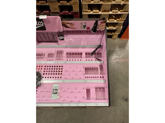 Cosmetica display, etos - afbeelding 4 van  9