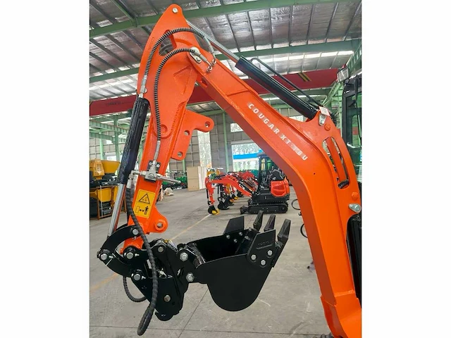 Cougar - 2025 - xt-18u - minigraafmachine met kubota motor d902 - afbeelding 10 van  13