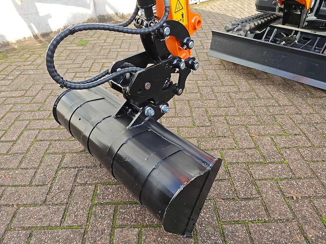 Cougar - 2025 - xt-18u - minigraafmachine met kubota motor d902 - afbeelding 6 van  45