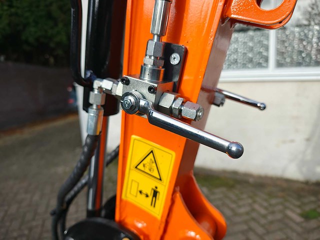 Cougar - 2025 - xt-18u - minigraafmachine met kubota motor d902 - afbeelding 9 van  45