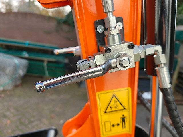Cougar - 2025 - xt-18u - minigraafmachine met kubota motor d902 - afbeelding 10 van  45