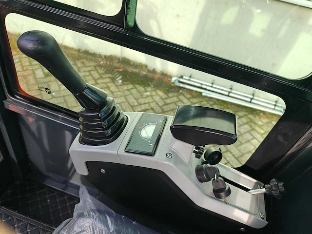 Cougar - 2025 - xt-18u - minigraafmachine met kubota motor d902 - afbeelding 16 van  45