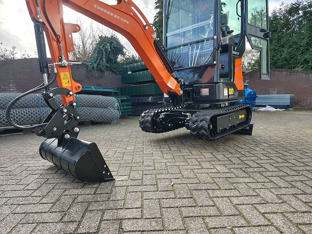 Cougar - 2025 - xt-18u - minigraafmachine met kubota motor d902 - afbeelding 29 van  45