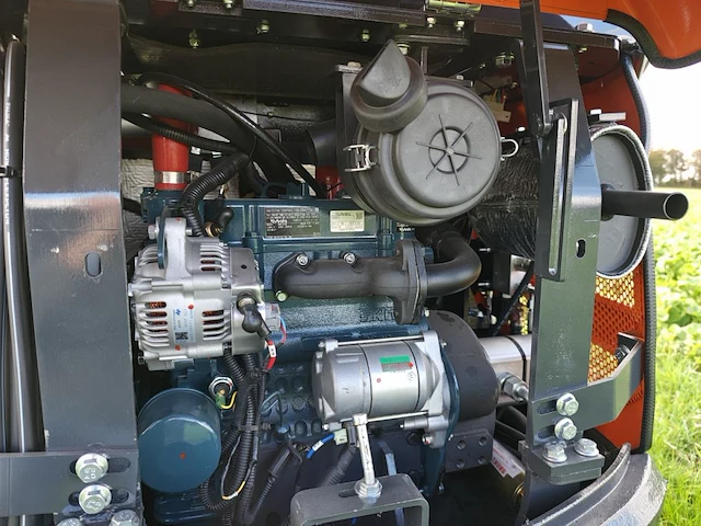Cougar - 2025 - xt-18u - minigraafmachine met kubota motor d902 - afbeelding 9 van  34
