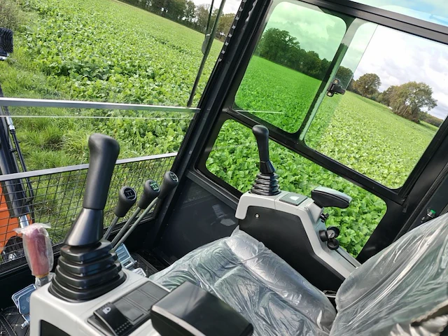 Cougar - 2025 - xt-18u - minigraafmachine met kubota motor d902 - afbeelding 15 van  34