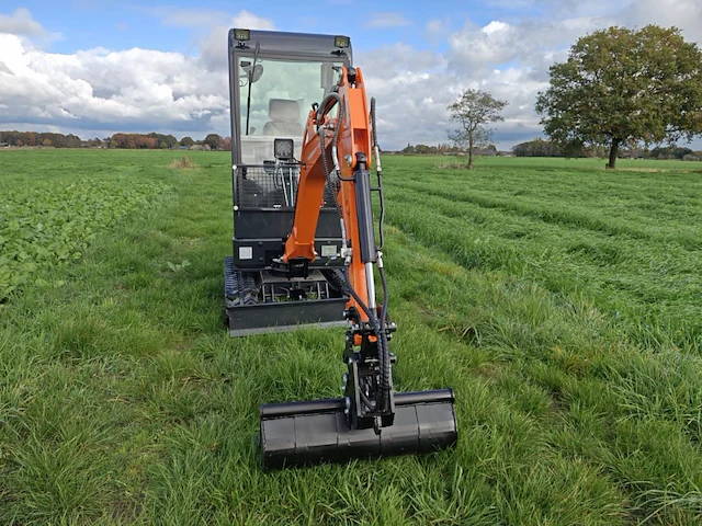 Cougar - 2025 - xt-18u - minigraafmachine met kubota motor d902 - afbeelding 34 van  34