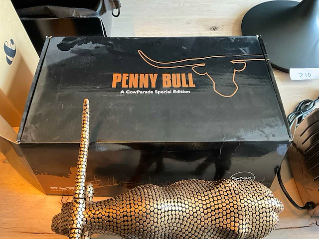 Cow parade penny bull beeld - afbeelding 3 van  5