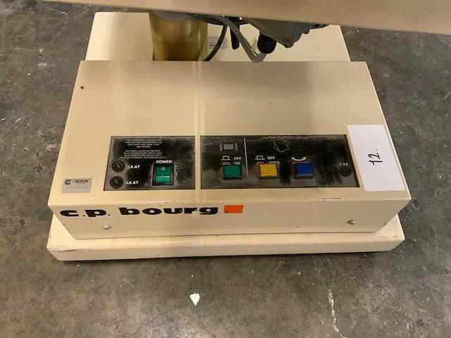 Cp bourg - gelijkstoottafel - afbeelding 2 van  6