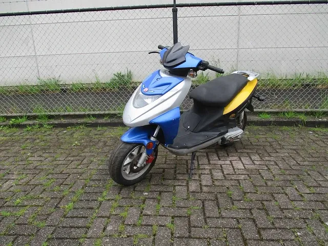 Cpi oliver city (alleen bedoeld voor onderdelen) - bromscooter - 2 tact - scooter - afbeelding 2 van  9