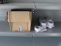 Cpr maskers in kunststof opberg box circa 30 stuks - afbeelding 1 van  3