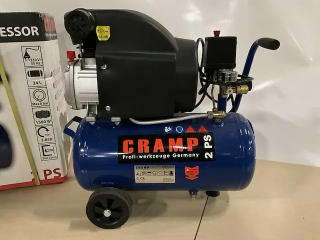 Cramp mobiele luchtcompressor 1500watt 24liter (nieuw in doos) - afbeelding 2 van  3