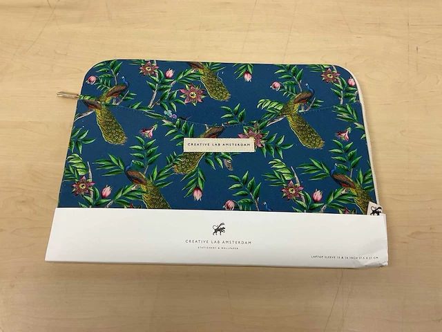 Creative lab amsterdam - passion peacock - laptop sleeve 15/16” (14x) - afbeelding 6 van  7