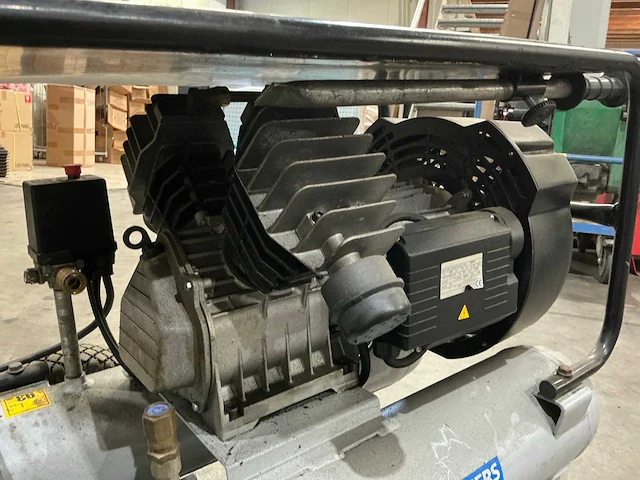 Creemers compressor - afbeelding 12 van  13