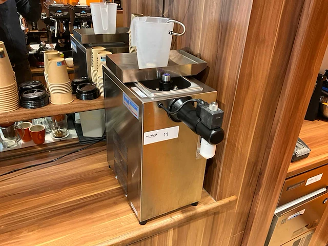 Cremaldi vario-s slagroomautomaat - afbeelding 1 van  7
