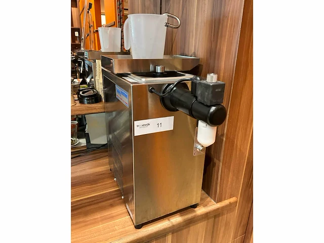 Cremaldi vario-s slagroomautomaat - afbeelding 3 van  7