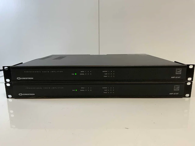 Crestron (amp-3210t) 3x210w commercial power amplifiers (2x) - afbeelding 1 van  6