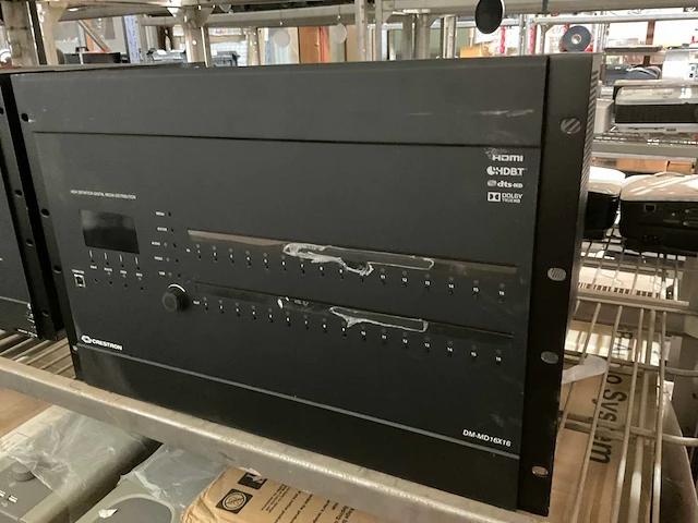 Crestron dm-md16x16 digitale media switcher - afbeelding 1 van  4