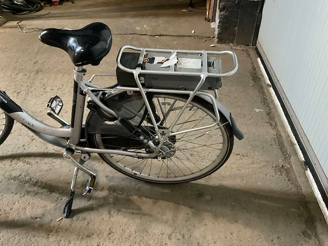 Cross e trendy elektrische fiets - afbeelding 12 van  14
