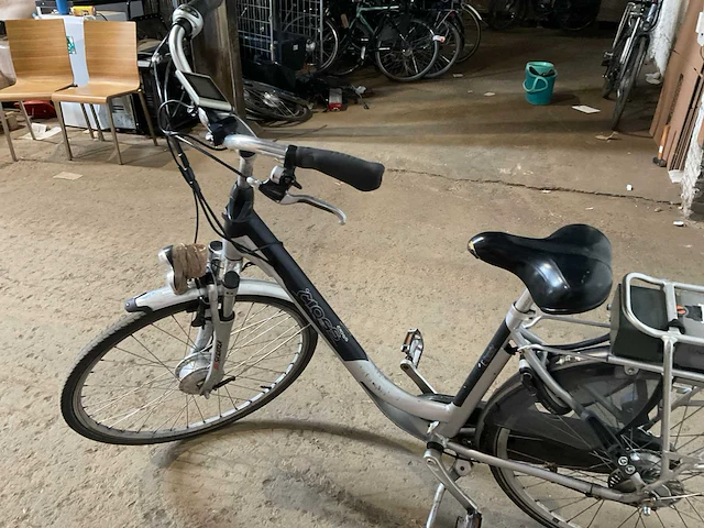 Cross e trendy elektrische fiets - afbeelding 13 van  14