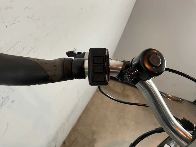 Cross trendy elektrische damesfiets - afbeelding 9 van  10