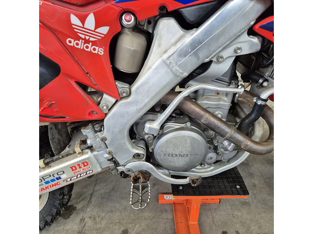 Crossmotor honda, crf250 - afbeelding 19 van  22