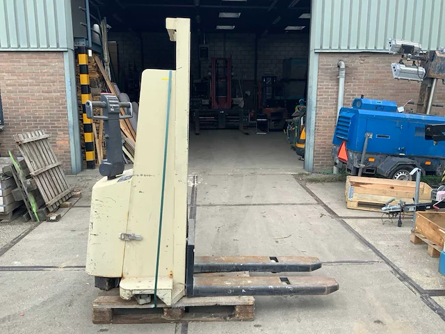 Crown elektrische palletwagen - afbeelding 1 van  5